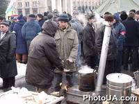 Палаточный городок на площади Независимости в г. Киеве в предверии 2001 года