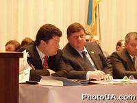 Народные депутаты Украины А. Волков и П. Порошенко на заседании Ассамблеи политических партий и общественных организаций Украины
