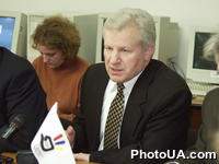 Народный депутат Украины, лидер Социалистической Партии Украины А. Мороз на заседании круглого стола "Проблемы формирования и деятельности единой оппозиции на Украине" в информационном пресс-центре "ПроМедиа"