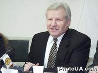 Народный депутат Украины, лидер Социалистической Партии Украины А. Мороз на заседании круглого стола "Проблемы формирования и деятельности единой оппозиции на Украине" в информационном пресс-центре "ПроМедиа"