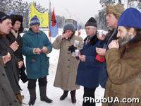 Участники акции "Украина без Кучмы" во время завтрака