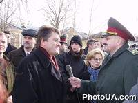 Премьер-министр Украины В. Ющенко дает интервью военной редакции телевидения