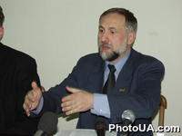 Народный депутат Украины, Глава комиссии ВС Украины по борьбе с организованной преступностью и коррупцией Ю. Кармазин на заседании пресс-клуба "Рыночные реформы" на тему:"Парламентский контроль по соблюдению законодательства по борьбе с коррупцией"