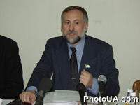 Народный депутат Украины, Глава комиссии ВС Украины по борьбе с организованной преступностью и коррупцией Ю. Кармазин на заседании пресс-клуба "Рыночные реформы" на тему:"Парламентский контроль по соблюдению законодательства по борьбе с коррупцией"