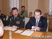 1-ый заместитель Главы ВС Украины В. Медведчук и министр обороны Украины -  генерал армии А. Кузьмук на встрече с Союзным Министром обороны Союзной Республики Югославия С. Краповичем