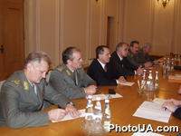 Делегация Союзной Республики Югославия на встрече Первого заместителя Главы ВС Украины В. Медведчука с Союзным Министром обороны Союзной Республики Югославия С. Краповичем