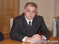 Союзний Министр обороны Союзной Республики Югославия С. Крапович на встрече с Первым заместителем Главы ВС Украины В. Медведчуком