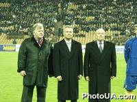 президент Федерации футбола Украины Г. Суркис, президент FIFA Й. Блаттер перед матчем со сборной Белоруссии по футболу