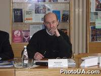 Сергей Макеев (Институт социологии НАН Украины)на брифинге "Новая НАТО и отношения Украины и НАТО. Перспективы сотрудничества и партнерства" в Институте международных отношений КНУ им. Т. Шевченко