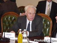 Народный депутат Украины, член комитета по вопросам правовой политики В.Сиренко на заседании кругл.стола "Защита прав человека в Украине на совр. этапе: проблемы и перспективы", посв.3-й год-не создания ин-та Уполном.по правам человека