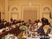 Заседание круглого стола "Защита прав человека в Украине на современном этапе: проблемы и перспективы", посвященного 3-й годовщине создания в Украине института Уполномоченного по правам человека