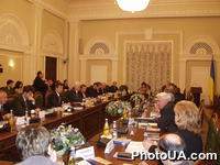 Заседание круглого стола "Защита прав человека в Украине на современном этапе: проблемы и перспективы", посвященного 3-й годовщине создания в Украине института Уполномоченного по правам человека