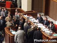 Зал заседаний Верховного Совета Украины в последний день слушаний отчета правительства "О ходе выполнения программы деятельности Кабинета Министров Украины "Реформы во имя благостояния" в 2000 году"