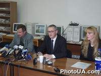 Пресс-конференция, посвящ.визиту Папы Римского в Украину при участии сопред.Координ. комиссии по вопросам подготовки визита Папы Иоанна Павла II в Украину о.Т.Янкива, А.Стегния (СОЦИС), главы Львов.бюро пресс-службы катол.церкви в Украине Н.Климовской