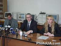 Пресс-конференция, посвящ.визиту Папы Римского в Украину при участии сопред.Координ. комиссии по вопросам подготовки визита Папы Иоанна Павла II в Украину о.Т.Янкива, А.Стегния (СОЦИС), главы Львов.бюро пресс-службы катол.церкви в Украине Н.Климовской