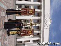 20-тысячный крестный ход притив визита Папы Римского Иоанна Павла II в Украину. Крестный ход пройдет от Киево-Печерской Лавры в направлении Верховного Совета и Администрации Президента Украины, где будут проведены молитвенные остановки