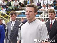 Открытие III летних юношеских спортивных игр Украины 2001 года (г.Белая Церковь, Киевской обл.). Выступление известного легкоатлета Сергея Бубки