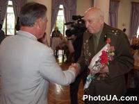 В Киевской городской администрации состоялось вручение знаков отличия Президента Украины и Благодарностей Киевского головы группе ветеранов войны - защитников Киева, приуроченное к 60-годовщине начала героической обороны города