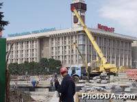 Строительство на Майдане Независимости продолжается..