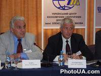 Заседание круглого стола "Профсоюзы Украины: чьи партнеры и чьи защитники?", организованного Украинским центром экономических и политических исследований им.А.Разумкова.