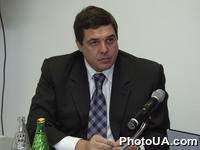 В Киеве состоялась презентация Российского медиа-центра - независимой общественной организации, призванной обеспечить информационный обмен между украинскими и российскими СМИ. Президент "Медиасоюза", 1-й зам.директора телеканала ОРТ Александр Любимов
