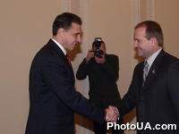 Встреча  первого заместителя председателя Верховной Рады Виктора Медведчука с министром иностранных дел Румынии Мирча Джеоане