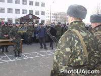 Церемония принятия военной присяги в одной из артилерийских частей Киевщины