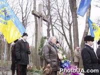 Панихида и митинг посвященные 84-й годовщине памяти Героев Крут (парк "Аскольдова могила", г. Киев)