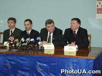 Пресс-конференция "Избирательный блок Народный Рух Украины требует правды!" при участии Андрея Чорновола, Богдана Бойко, Георгия Филипчука и Сергея Конева