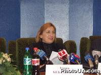 Пресс-конференция "Общенациональный цеховый рейтинг журналистов-2001/2002гг." по результатам опроса в ноябре 2001-декабре 2002. Организатор Фонд "Демократические инициативы". Научный руководитель Фонда Ирина Бекешкина (УНИАН, Киев)