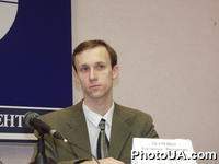 Пресс-конференция "Избирательные гонки на ТВ-каналах: политические симпатии в зеркале беспристрастных исследований". Исполнительный директор ГП "Мониторинг СМИ Украины" Константин Ткаченко