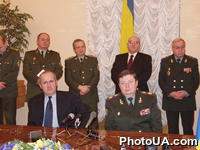 Встреча министра обороны Украины Владимира Шкидченко с министром обороны Словацкой Республики Йозефа Станком, который находится в Украине с официальным визитом
