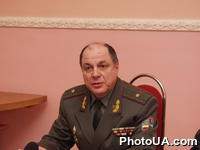 Начальник Центра военного сотрудничества и верификации, заместитель начальника генштаба ВСУ Н. Гончаренко на брифинге "Итоги верификационной деятельности ВСУ в 2001 году и перспективы на 2002 год. Участие в программе "Открытое небо"