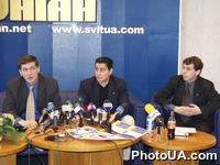 Пресс-конференция руководства Комитета избирателей Украины "Последние оценки избирательной кампании и возможные нарушения в день голосования". Глава правления КИУ И.Попов, руководитель программы КИУ Е.Побережный, советник КИУ А.Черненко