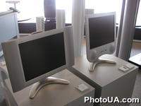 Экспозиция международной выставки-ярмарки CeBIT-2002 (г. Ганновер, Германия). Компьютерные технологии. Мониторы