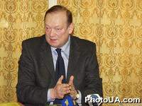 Министр здравоохранения Виталий  Москаленко в ходе прямой телефонной линии Кабинета министров Украины