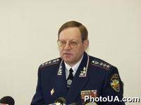 Первый заместитель Главы Государственной налоговой администрации Украины, начальник налоговой милиции, генерал-полковник налоговой милиции Виктор Жвалюк в ходе пресс-конференции "Итоги работы налоговой милиции в первом квартале 2002 года"