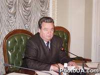 Председатель Верховной Рады Украины 3-го созыва Иван Плющ на встрече с лидерами политических сил, выбранных в парламент 31 марта 2002 года