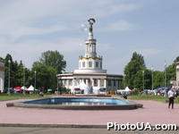 Центральная площадь "Национального выставочного центра "Экспоцентр Украины"" (г. Киев)