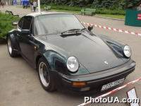 10-й Киевский Международный автосалон SIA'2002. Автомобиль фирмы Porsche