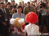 В Украинском Доме в Киеве открылась Всеукраинская акция "Украина-детям", посвященная Дню защиты ребенка. В церемонии открытия приняла участие Почетный президент Национального Фонда "Украина-детям" Людмила Кучма