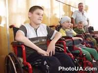 В Министерстве здравоохранения Украины состоялась церемония передачи Национальным фондом "Украина-детям" первой партии инвалидных колясок для детей-инвалидов