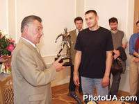 Встреча футболистов, тренеров и руководства футбольного клуба "Арсенал" с Киевским городским головой А.Омельченко, посвященная Дню Независимости Украины