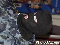 Экспозиция выставки "Военное обмундирование, спецодежда-2002". Камуфляжное обмундирование