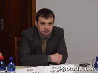 Конференция "Партии на прошлых и будущих выборах", организованная фондами "Демократические инициативы" и "Европа ХХІ". На фото: заведующий отдела политического анализа Украинского института социальных исследований Михаил Мищенко