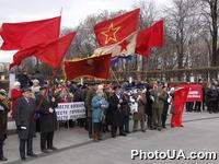 Представители Русского блока, ПСПУ и ВОЛ "Справедливость" проводят митинг, посвященный 59-й годовщине освобождения Киева от немецко-фашистских захватчиков (Киев, парк Славы, у могилы Неизвестного солдата)