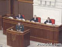 В Верховной Раде Украины День правительства, посвященный ходу реформирования Вооруженных сил Украины. С докладом выступает министр Вооруженных Сил Украины Владимир Шкидченко
