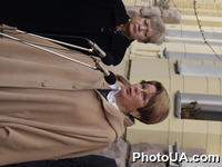 40-летие учреждения гандбольного клуба "Спартак" (Киев). Церемония открытия мемориальной доски в честь прославленного украинского гандбольного тренера Игоря Турчина, по ул. Лютеранской в Киеве. На фото: супруга тренера Зинаида Турчина