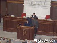 В украинском парламенте прошли слушания на тему: "Общество, средства массовой информации, власть: свобода слова и цензура в Украине". На фото: выступление Председателя Ассоциации свободных журналистов Крыма Лилии Буджуровой