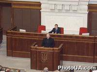 В украинском парламенте прошли слушания на тему: "Общество, средства массовой информации, власть: свобода слова и цензура в Украине". На фото: выступление Генерального прокурора Украины Святослава Пискуна